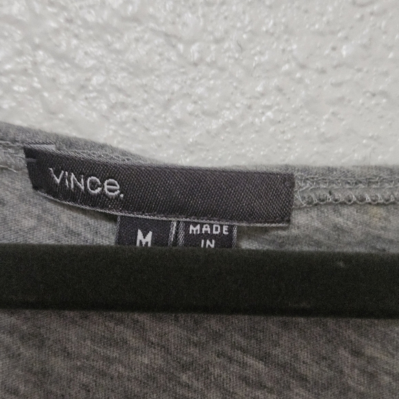 Vince basic top wardrobe staple size medium - Picture 5 of 12